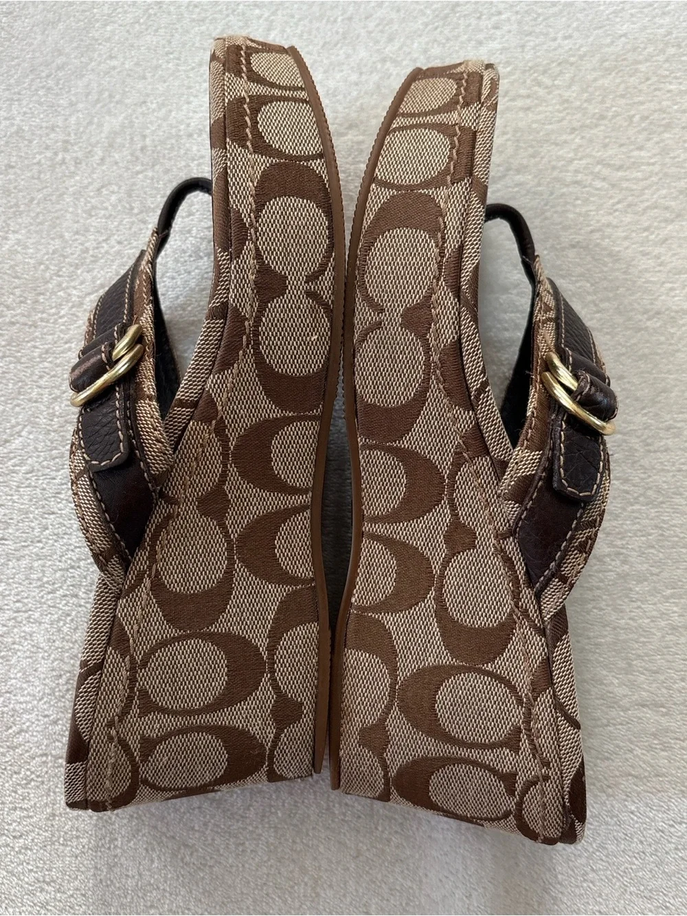 Y2K Coach Signature Monogram Logo Buckle Thong Sandal Wedges W6.5